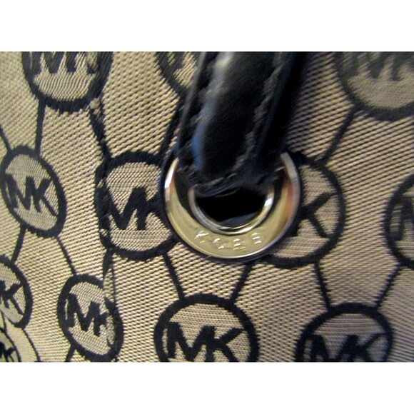 Michael Kors Grayson Shoulder Bag Signature Canvas Tote Purse Side Pockets - Picture 4 of 10